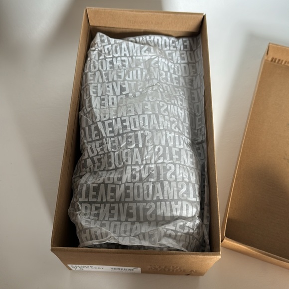 Steve Madden Womens Kalista Leather Quilted Flats - 7.5 Medium  / Black Leather - Picture 8 of 9